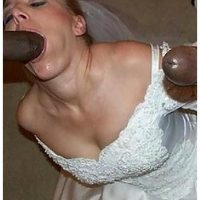 Photo sexe d'une mariée suceuse de queue